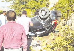 Otomobil hurdaya döndü