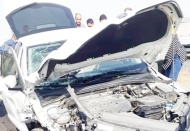 Otomobil ile çarpışan traktör ikiye bölündü