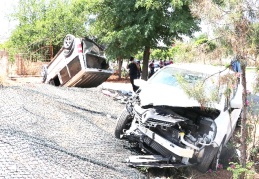 Otomobil ile hafif ticari araç çarpıştı: 6 yaralı