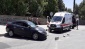 Otomobil kaldırıma çarptı, 8 kişi yaralandı