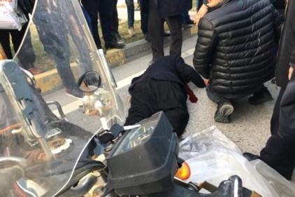 Otomobil motosiklete çarptı, bir kişi yaralandı