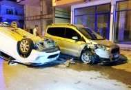 Otomobil takla attı, sürücüsü kaçtı