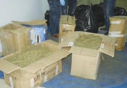 Otomobilde 58 kilo esrar