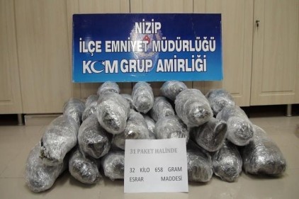 Otomobilde 32 kilogram esrar ele geçirildi