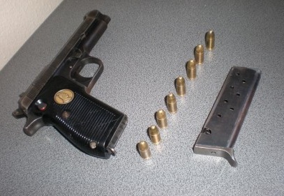 Otomobilde ruhsatsız tabanca bulundu