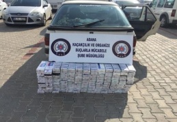 Otomobilden 2 bin 500 paket kaçak sigara çıktı 