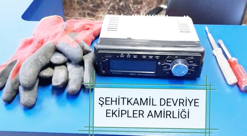 Otomobilden hırsızlık yapan şahıs suçüstü yakalandı