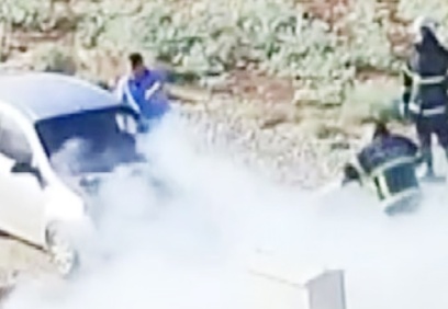 Otomobili kül olmaktan itfaiye kurtardı
