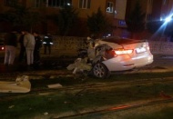 Otomobilin elektrik direğine çarpması sonucu bir kişi öldü