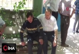 Otomobille ezdiği kızını son yolculuğuna uğurladı