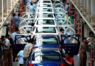 Otomotiv sektöründe satışlar da üretim de geriliyor