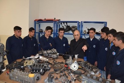 Otomotiv sektörüne modern bir meslek lisesi kazandırıldı