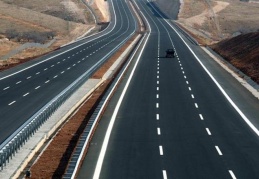 Otoyollarda otomobillerin hız sınırları yükseltildi