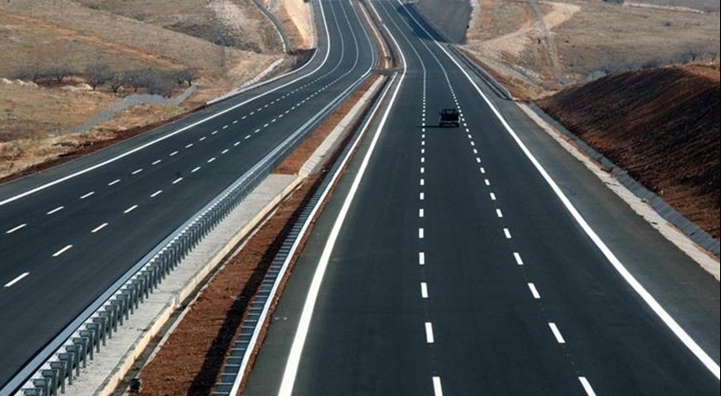 Otoyollarda otomobillerin hız sınırları yükseltildi