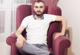 Oturduğu binanın garajında başından vuruldu