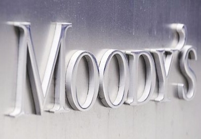 Övgü var, not artırımı yok