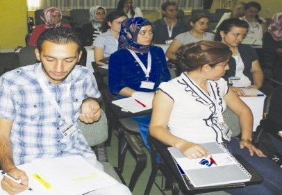 Oxford tekniğiyle dil eğitimi veriliyor