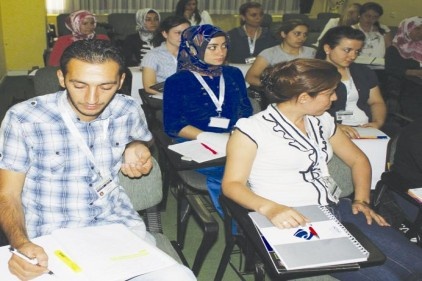 Oxford tekniğiyle dil eğitimi veriliyor