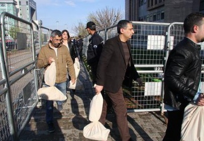 Oy torbaları seçim kuruluna geldi