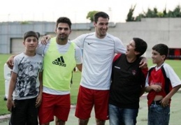 Oyuncular ile hatıra fotoğrafı çektirdiler 