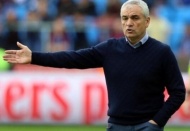 Oyuncular ne derse desin hepsi çekiniyor ve korkuyor