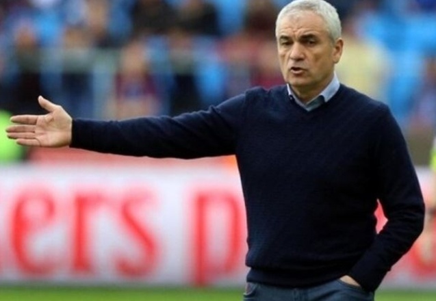 Oyuncular ne derse desin hepsi çekiniyor ve korkuyor