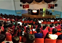 Oyunlarla, çocuklara sosyal hayatı düzenleyen değerler anlatılıyor 