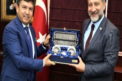 Özbek heyeti Gaziantep Ticaret Odası&#8217;ndaydı