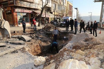 Özdemirbey Caddesi&#8217;nde yol genişletme çalışmasında sona gelindi