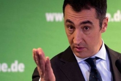 Özdemir&#039;den Çavuşoğlu&#039;na: Cezaevinde oldukları sürece mümkün değil 