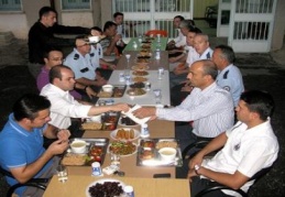 Özdemir’den hükümlülere iftar