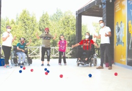 Özel bireyler Boccıa Sporu  ile hayata tutunuyor