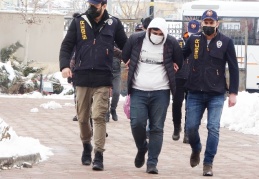 Özel görüntülerle bir kadına şantaj yapmışlardı