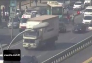 Özel halk otobüsü orta refüje çıktı: 5 yaralı