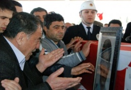Özel harekat polisi toprağa verildi