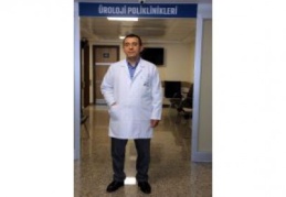 Özel Hatem Hastanesi Üroloji Uzmanı Dr. Kazım Bilecen, soğuk suda yüzmenin prostat şikayetlerini arttırdığını söyledi.