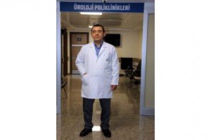 Özel Hatem Hastanesi Üroloji Uzmanı Dr. Kazım Bilecen, soğuk suda yüzmenin prostat şikayetlerini arttırdığını söyledi.