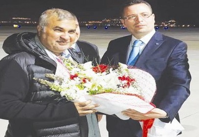 Özel jeti ile Gaziantep'e gelen Suudi iş adamı havalimanında çiçekle karşılandı 