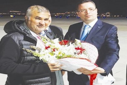 Özel jeti ile Gaziantep&#039;e gelen Suudi iş adamı havalimanında çiçekle karşılandı 