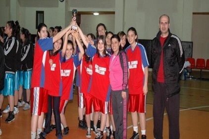 Özel Sanko Anadolu Lisesi Kız Takımı il üçüncüsü oldu