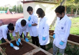 Özel Sanko Fen ve Teknoloji Lisesi öğrencileri genetik dersinde adli tıp incelemesi yaptı