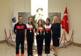 Özel Sanko Okulları Genç Kızlar takımı il ikincisi oldu
