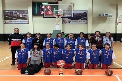 Özel SANKO Okulları Yıldız Kızlar Basketbol Takımı il ikincisi oldu