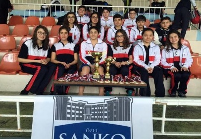 Özel Sanko Okulları Yıldız Kızlar takımı il birincisi