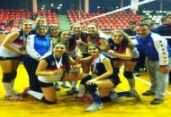 Özel Seçkin Koleji Bayan Voleybol Takımı guruptan çıkarak yarı finale yükseldi