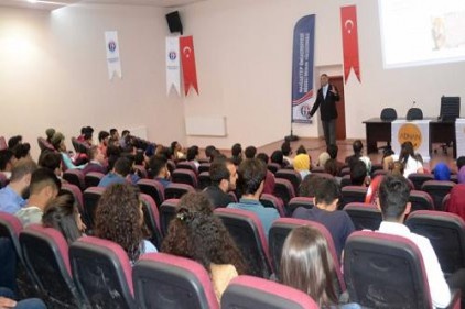Özgeçmiş iş arayan kişinin vitrinidir