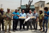 Özgür Suriye ordusuna baklava götürdüler