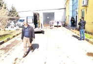 Pamuk deposunda korkutan yangın: 12 işçi dumandan etkilendi