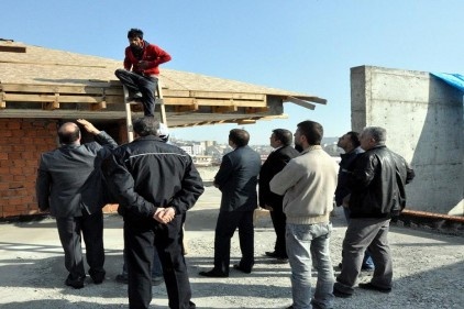 Paralarını alamayınca toplu intihar eylemi yaptılar