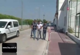 Parasını isteyen şahsı vurmak isterken arkadaşını öldürdü